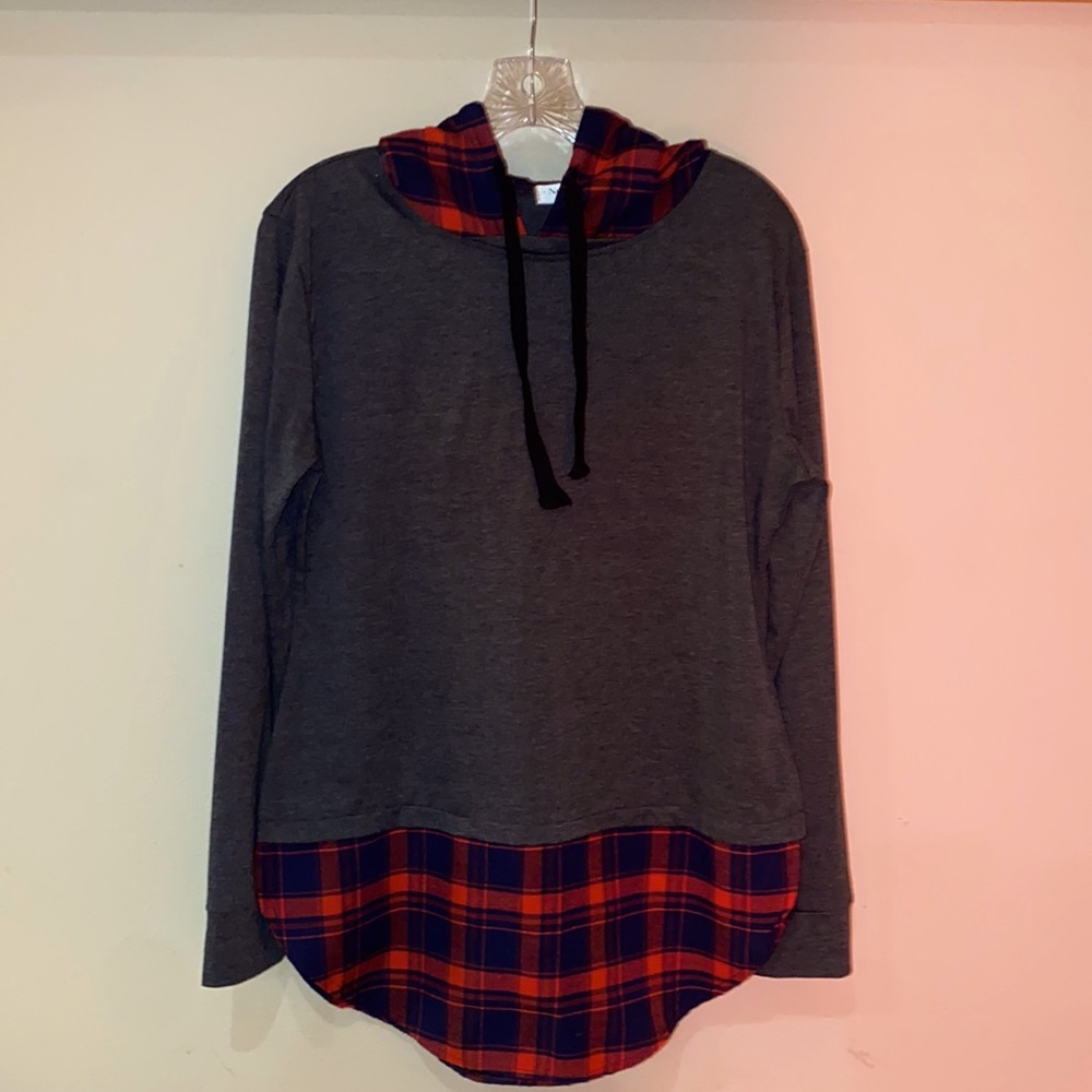 Long sleeve light-weight hoodie